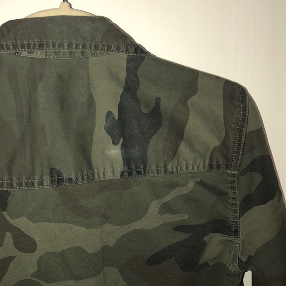 Abercrombie & Fitch Camo Button Down - Picture 4 of 4